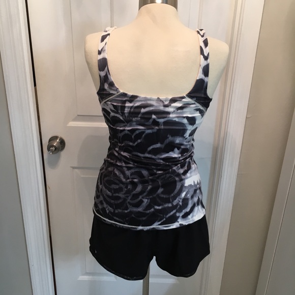 Lululemon tank black AMALA TANK - Picture 7 of 8